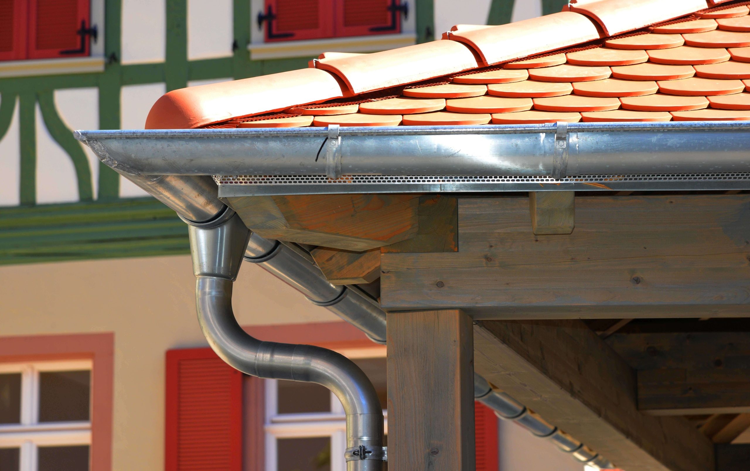 Corrosion-resistant steel gutters for effective rainwater drainage in Shreveport
